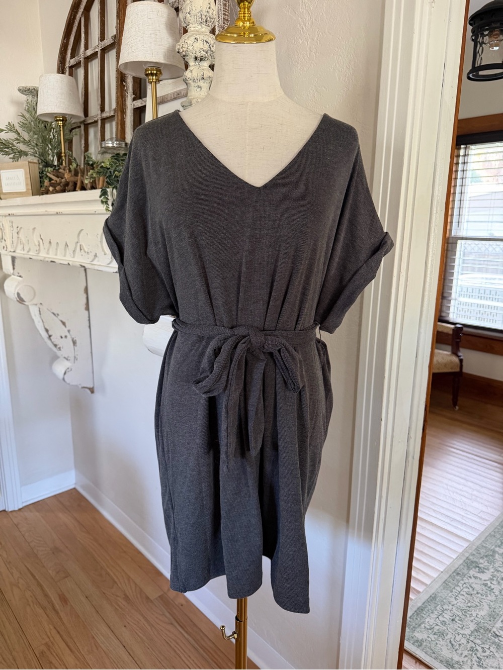 Forever 21 Charcoal Gray V-Neck Tie-Waist Dress